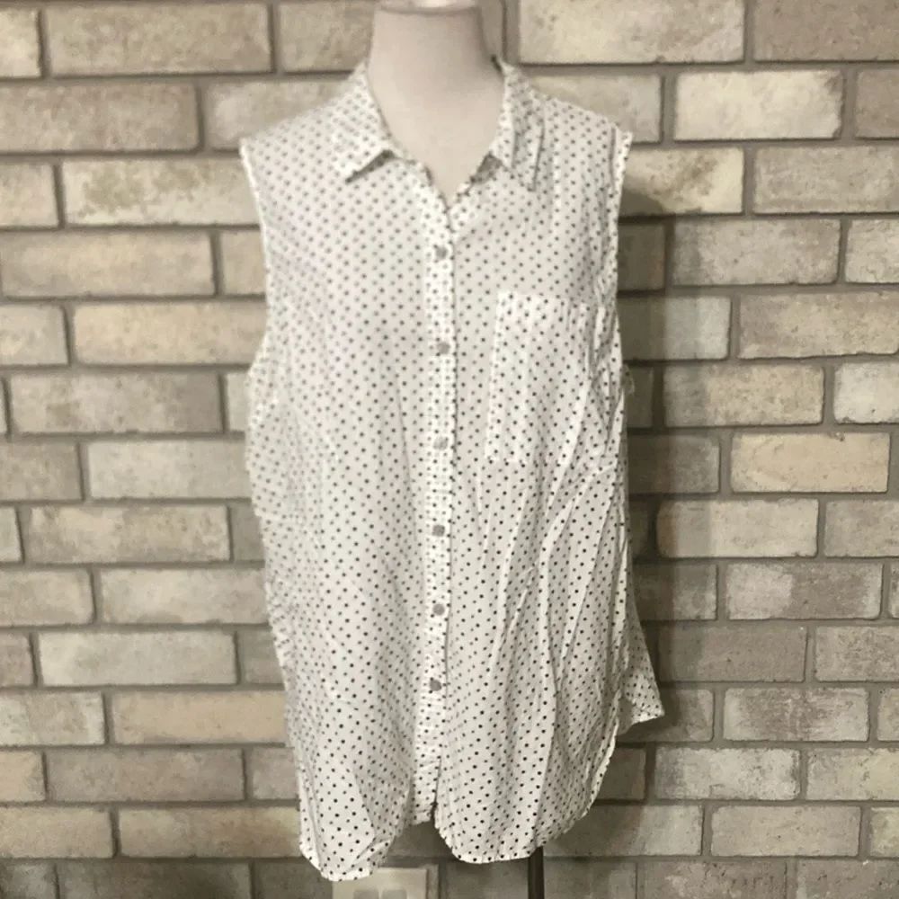 3for$20 light sleeveless blouse
